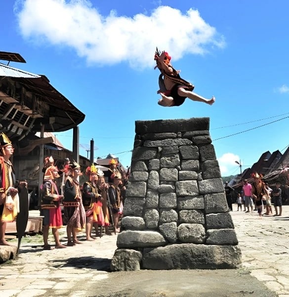 Fahombo (Lompat Batu)