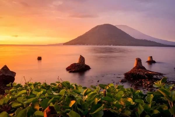 Maluku: Kepulauan Rempah yang Mengubah Dunia